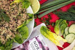 Couscous-Salat mit Nori Alge oder Meersalat